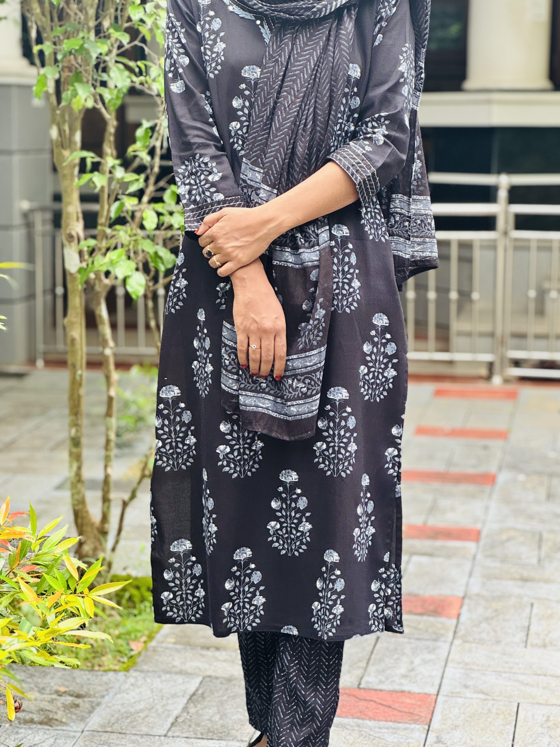 Black Kurti Set - Image 4